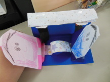 折り紙でできた織姫と彦星の写真