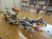 レゴでできた巨大船の写真