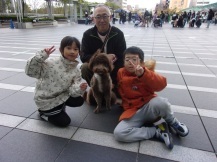 子どもと犬との写真