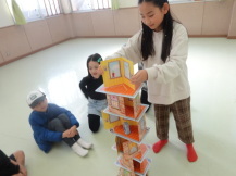 キャプテンリノで遊ぶ小学生の写真