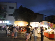 地域のお祭りに参加した写真